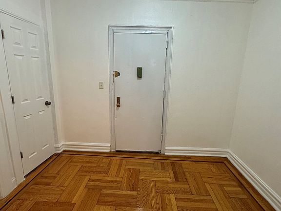 4th image of 230 E 167th St