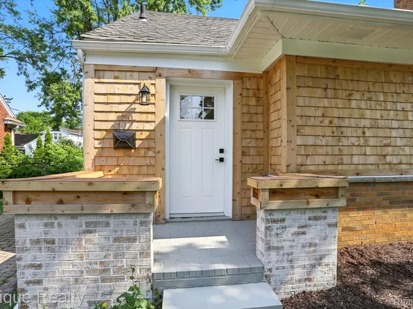1808 W Twelve Mile Rd, Royal Oak, MI 48073