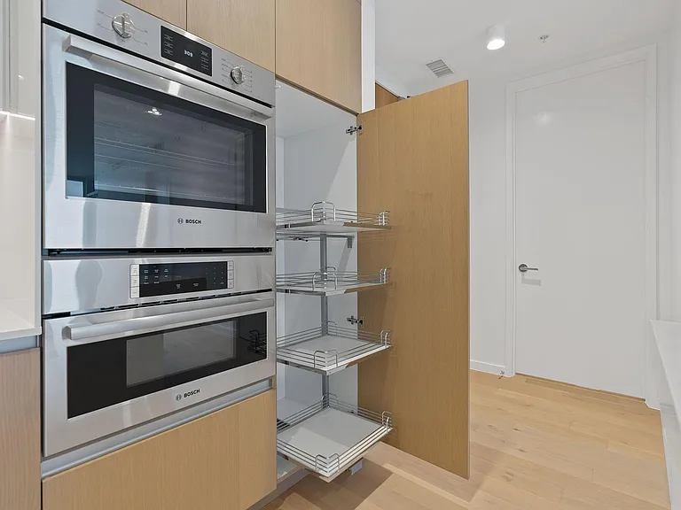313 W 17th St #1203 — Photo 8
