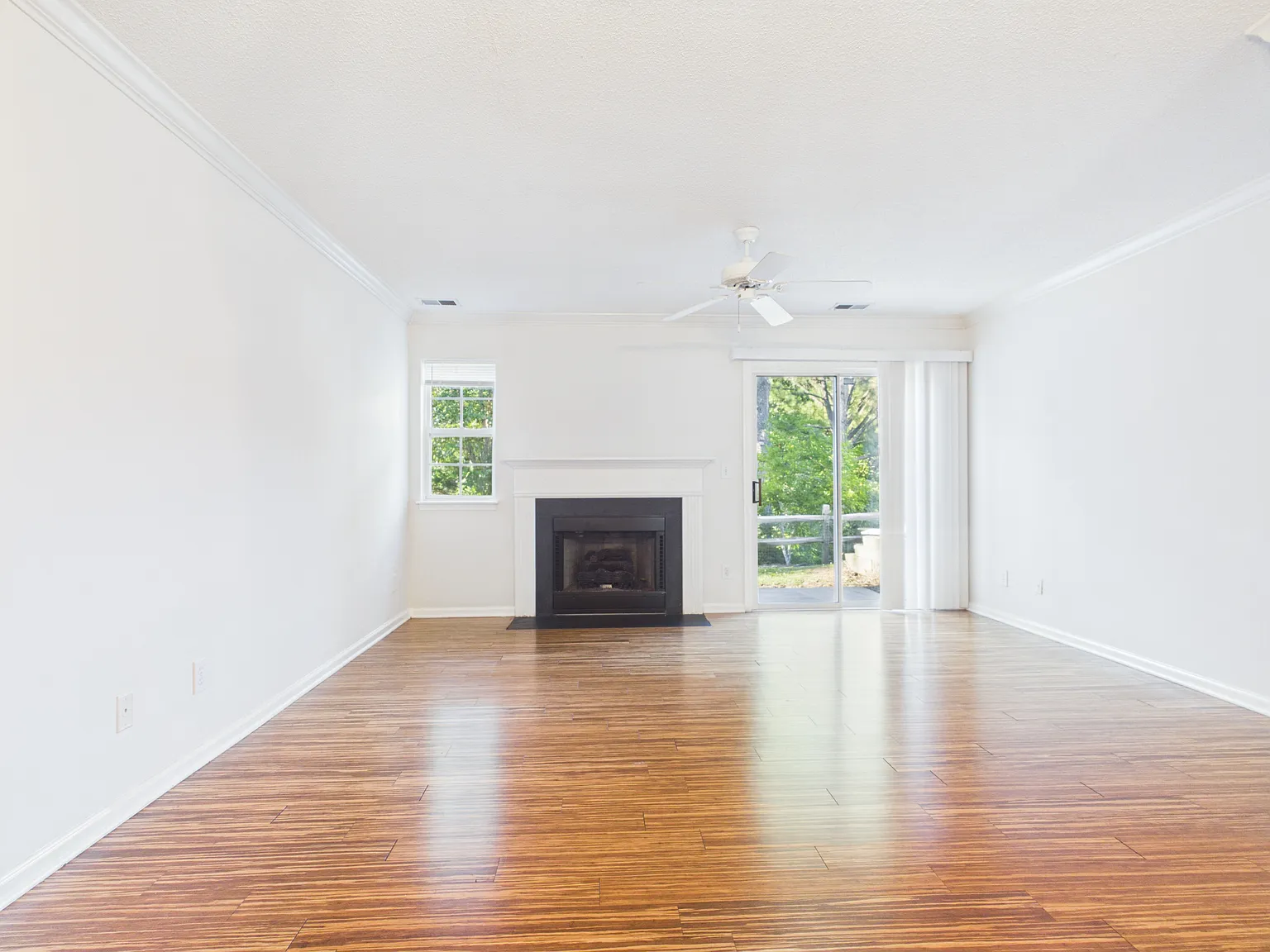 2 bed, 2.5 bath, 1068 sqft, $1,650 — Photo 4