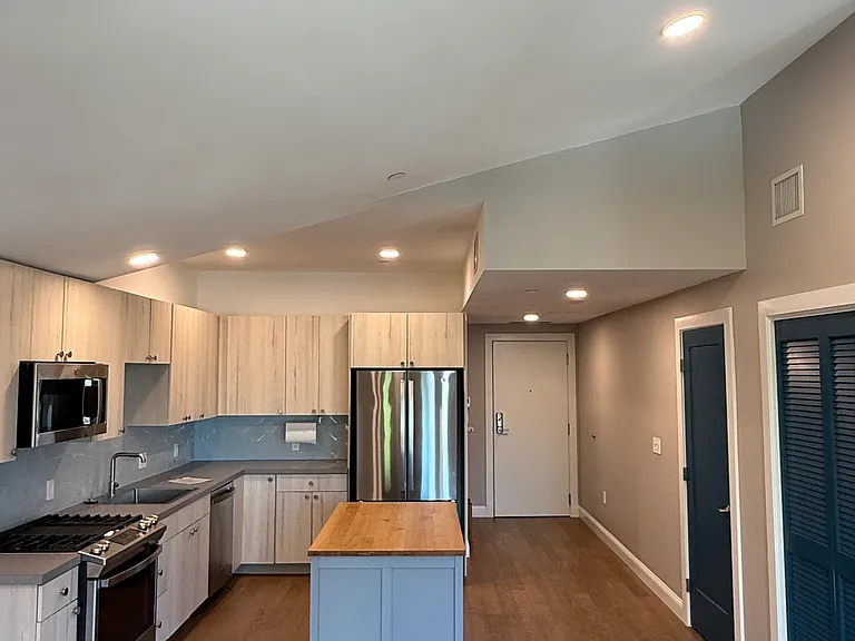 368 Pleasant St #303 — Photo 10