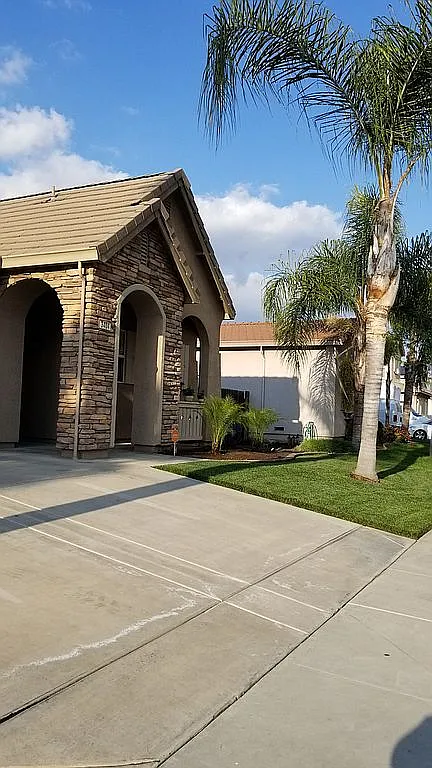 3404 W Stewart Ave photo 1