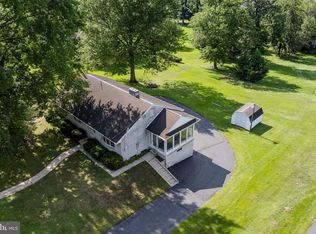 55 Clearview Dr, Reinholds, PA 17569