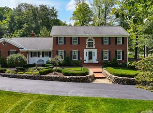 8201 Harwood Ln, Concord Township, OH 44077