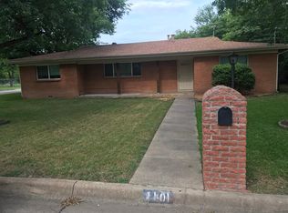 1101 Usher St, Benbrook, TX 76126