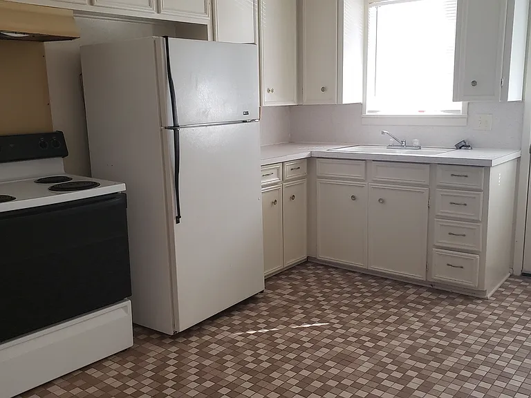 1439 S Rusk St — Photo 8