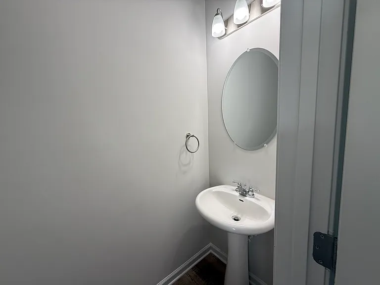 5251 Canberra Dr — Photo 9