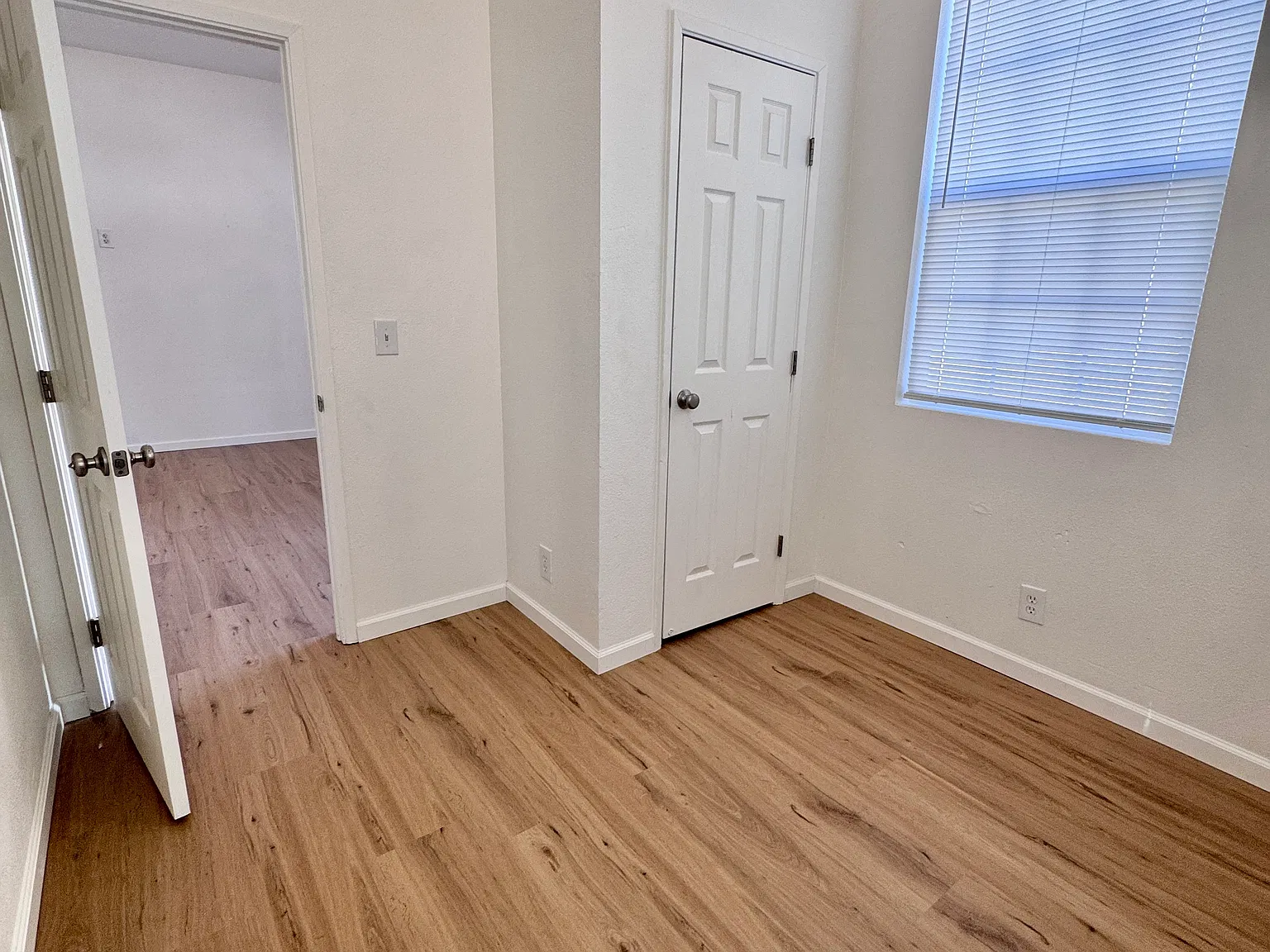 3 bed, 1000 sqft, $1,750 — Photo 4