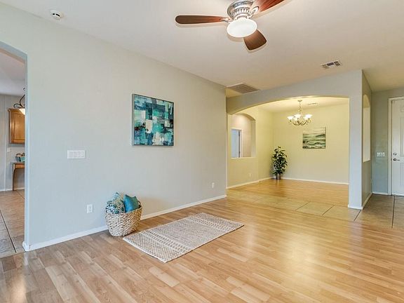 4th image of 2141 E Yellowstone Pl