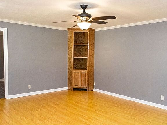 4th image of 435 Montclair Dr Unit A