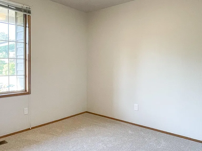 2513 S 354th St — Photo 14