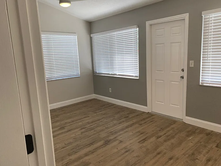716 Pine Shores Cir — Photo 8