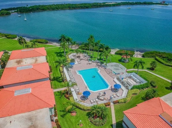 6295 Bahia Del Mar Cir, Saint Petersburg, FL