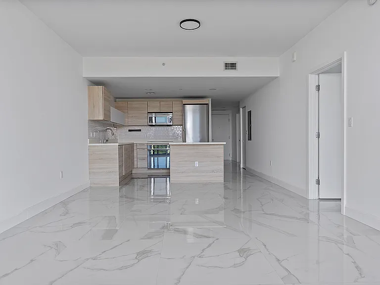 16385 Biscayne Blvd #717 — Photo 20