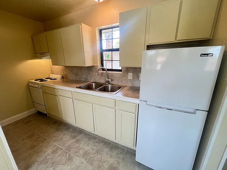 Retama Apartments — Photo 32