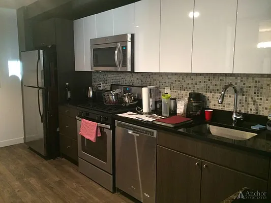 Rented by Anchor Associates | media 17