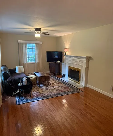 1026 Saint Louis St — Photo 7