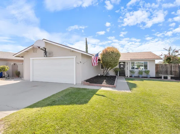 547 Meadow Ln, Kingsburg, CA 93631