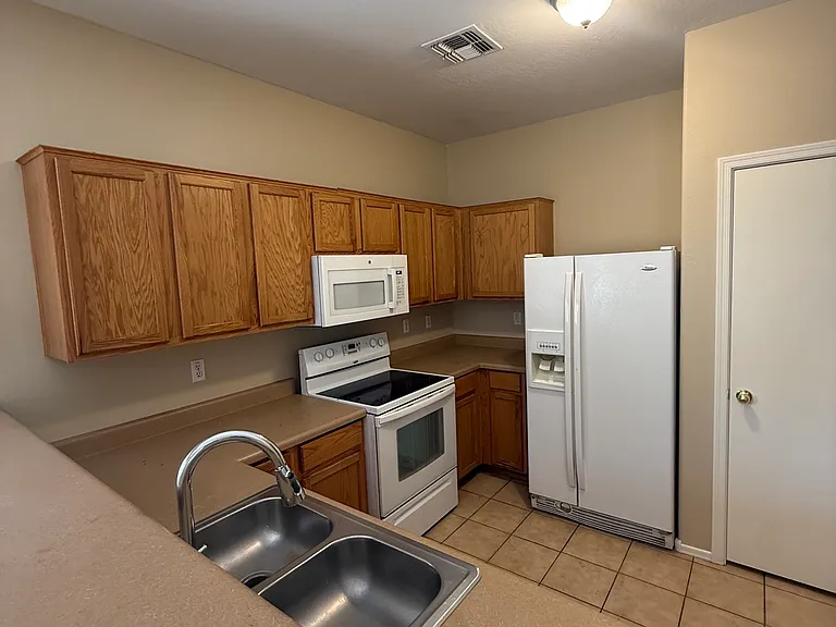 7035 W McMahon Way — Photo 7