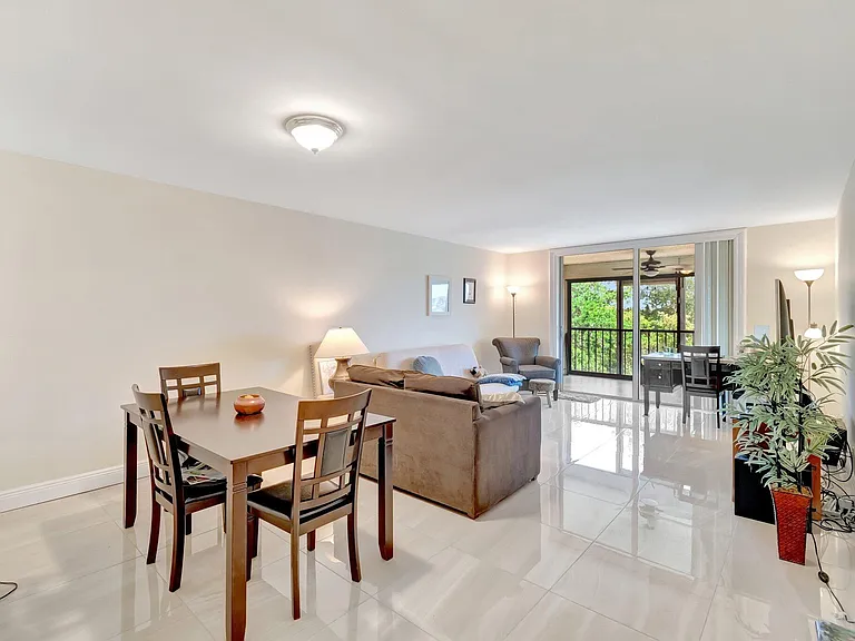 14723 Cumberland Dr #404B — Photo 1