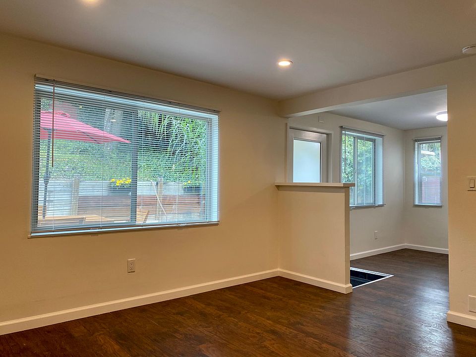 1st image of 30 Eastridge Cir