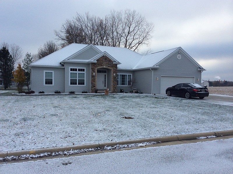 1st image of 25 Lincoln Dr