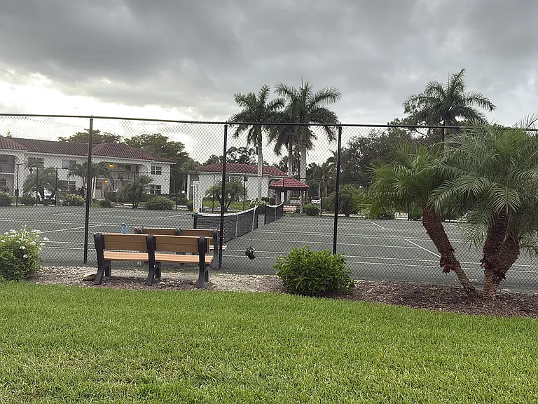 1086 Forest Lakes Dr #305 — Photo 31