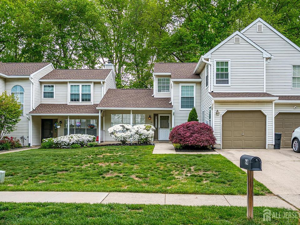 1st image of 64 Cypress Dr
