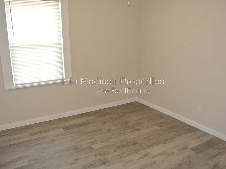 201 Sea Island Dr — Photo 23
