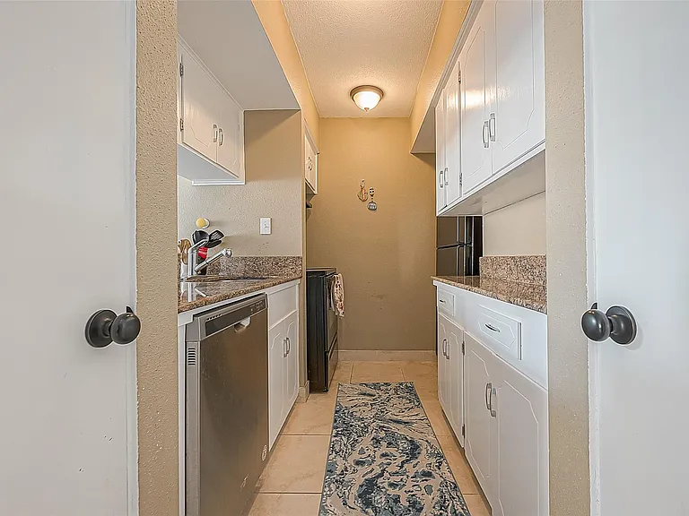 2101 Fountain View Dr #19 — Photo 12