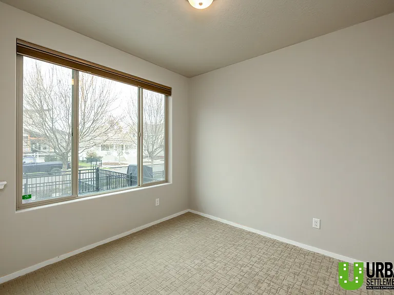 2419 W Bridge Ave — Photo 18