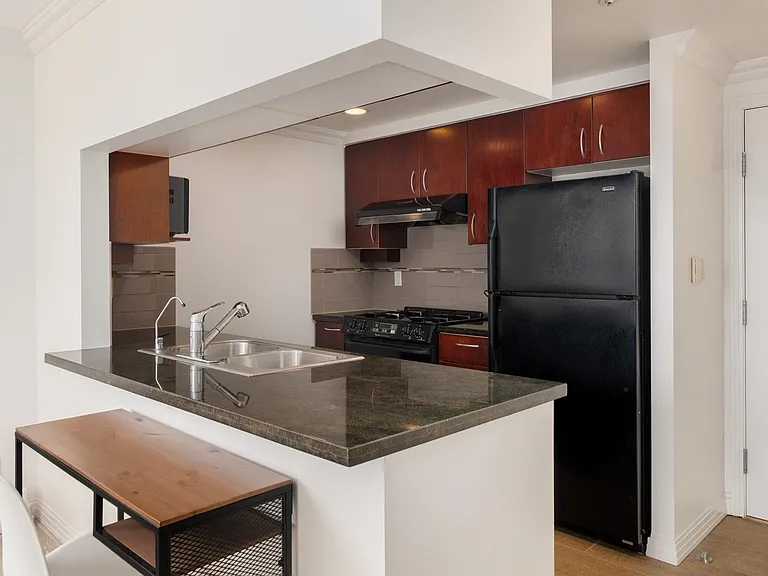 189 Davie St #608 — Photo 3