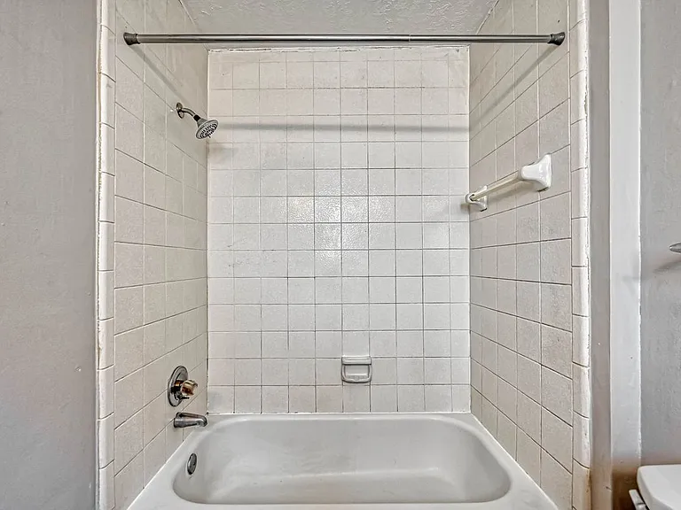 2235 Sentinal Oaks St — Photo 12