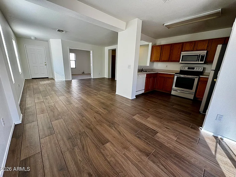 15826 W Watson Ln — Photo 3