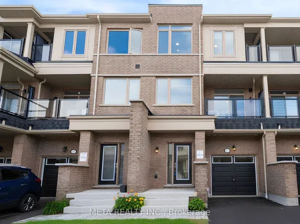 1073 Lockie Dr, Oshawa, ON L1L 0R9