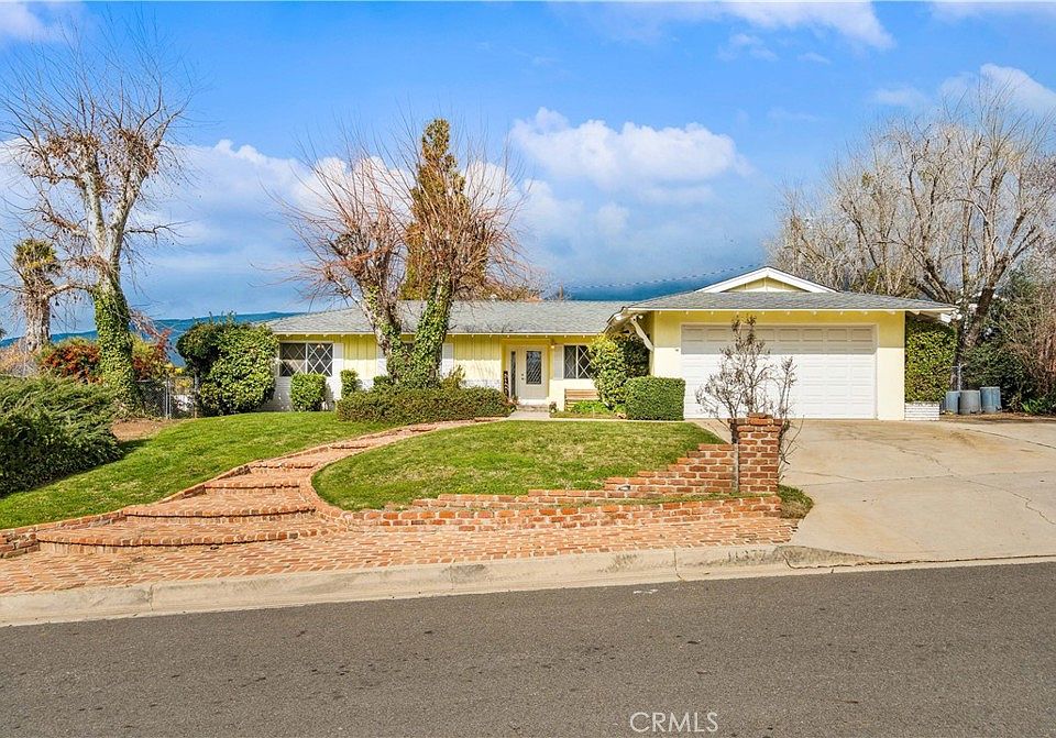 1st image of 11377 Golden Gate Dr