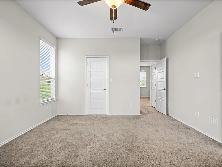 17401 Silent Harbor Loop — Photo 28