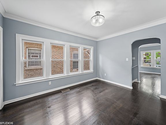4th image of 8221 S Kenwood Ave