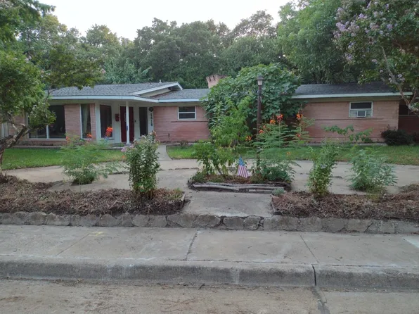 1515 Cypress Dr, Irving, TX 75061