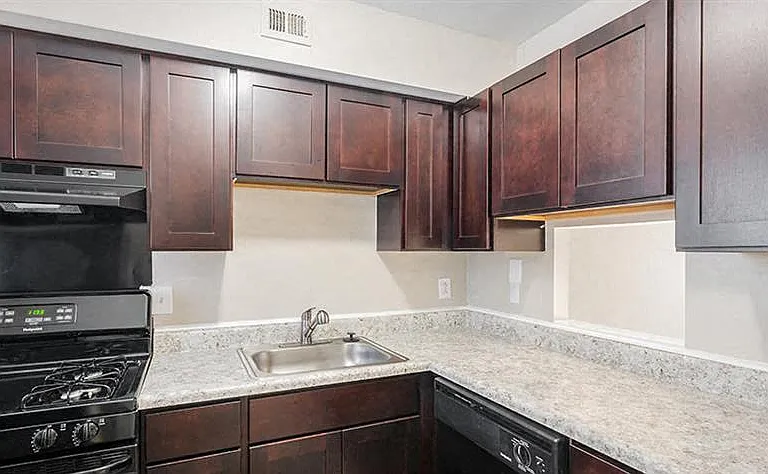 Hilton Village Townhomes — Photo 2