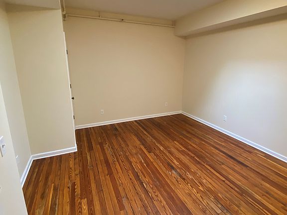 2nd image of 1095 E Main St #F