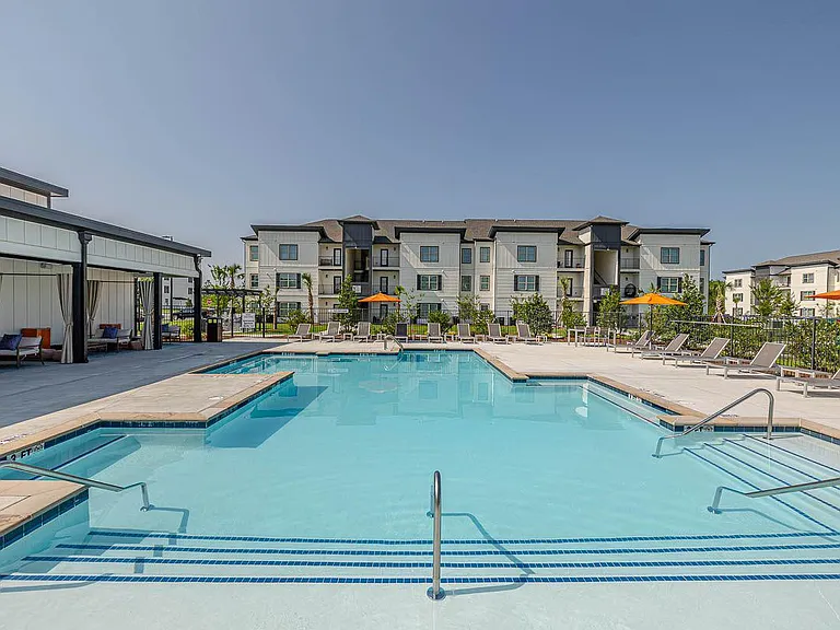 Atlantic Breeze Apartments — Photo 4