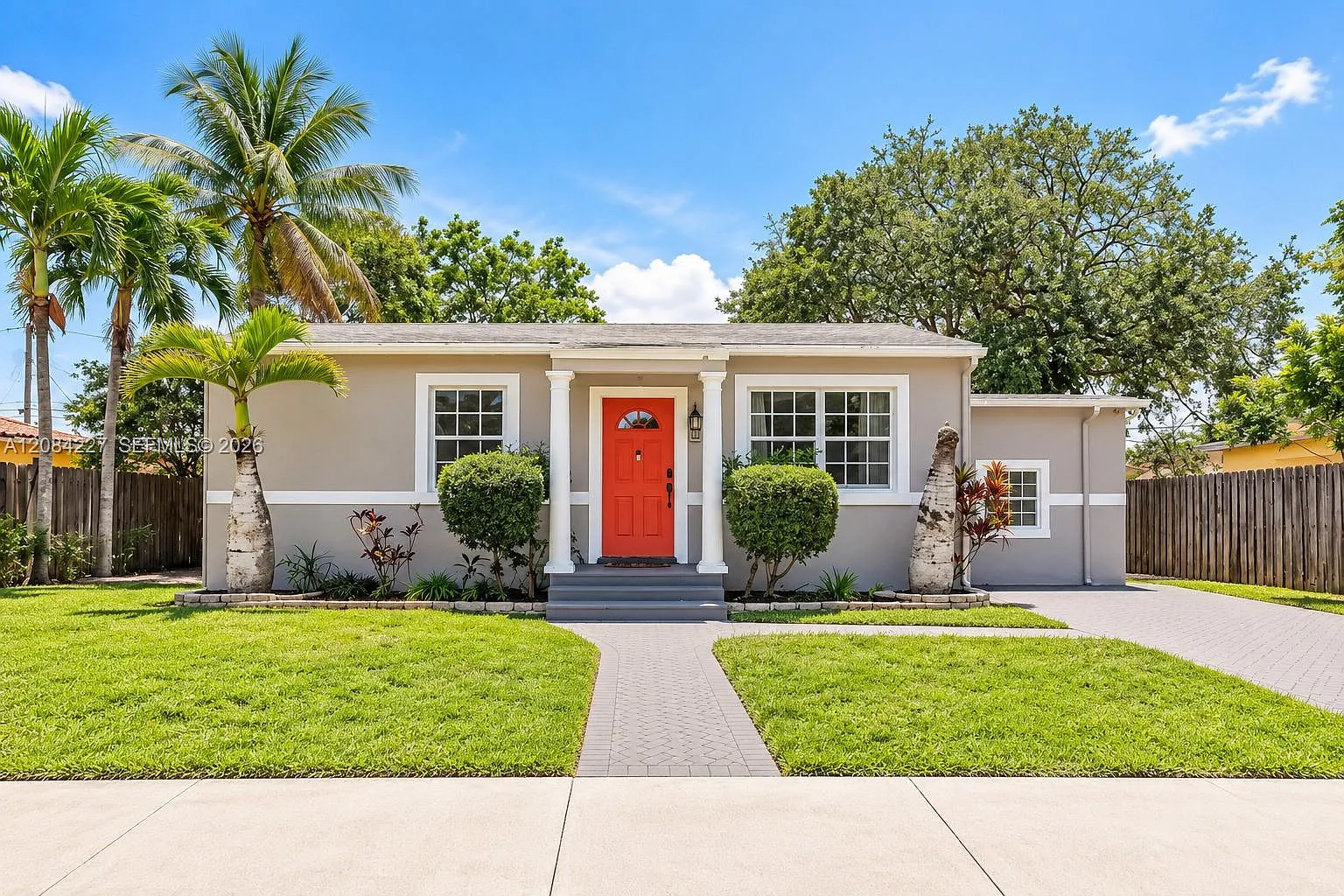 South Hollywood Amd Plat — Photo 1
