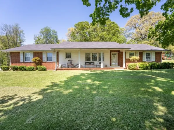 936 Bible Crossing Rd, Winchester, TN 37398