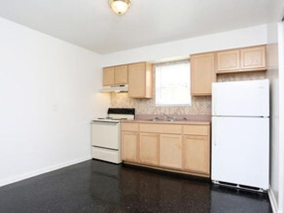 3rd image of 106 Minette Cir #109