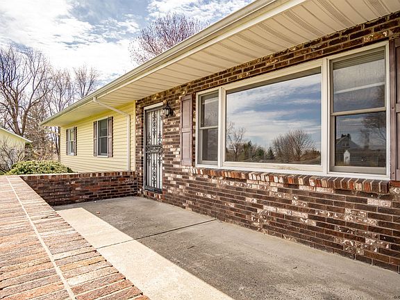 5th image of 34 Linda Ln