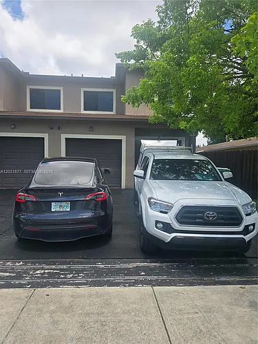 1461 SW 40th Ter #1 Photo 1