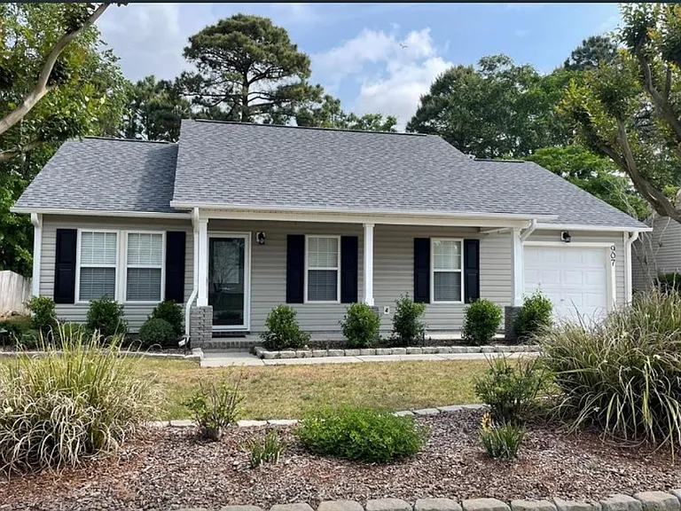 907 Brewster Ln — Photo 23