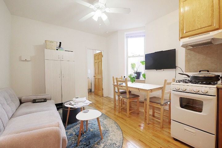 1st image of 647 Franklin Ave APT 3RR