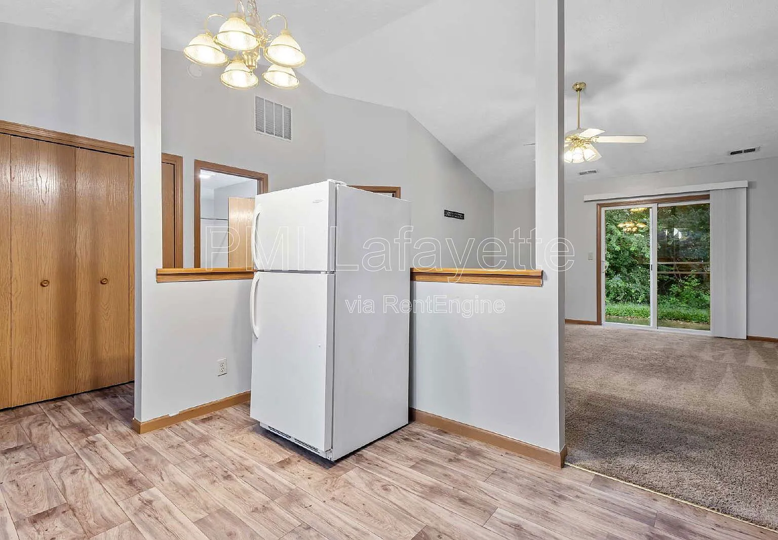 2 bed, 1.0 bath, 917 sqft, $1,200 — Photo 4